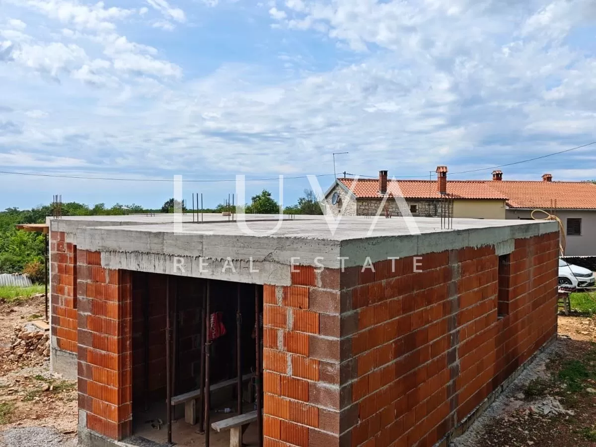 Istria, Tinjan, modern villa with pool under construction, 235 m2