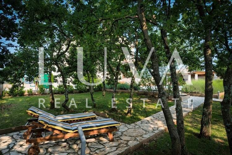 Istra, Štokovci, kuća s bazenom i minigolf igralištem, 290 m2