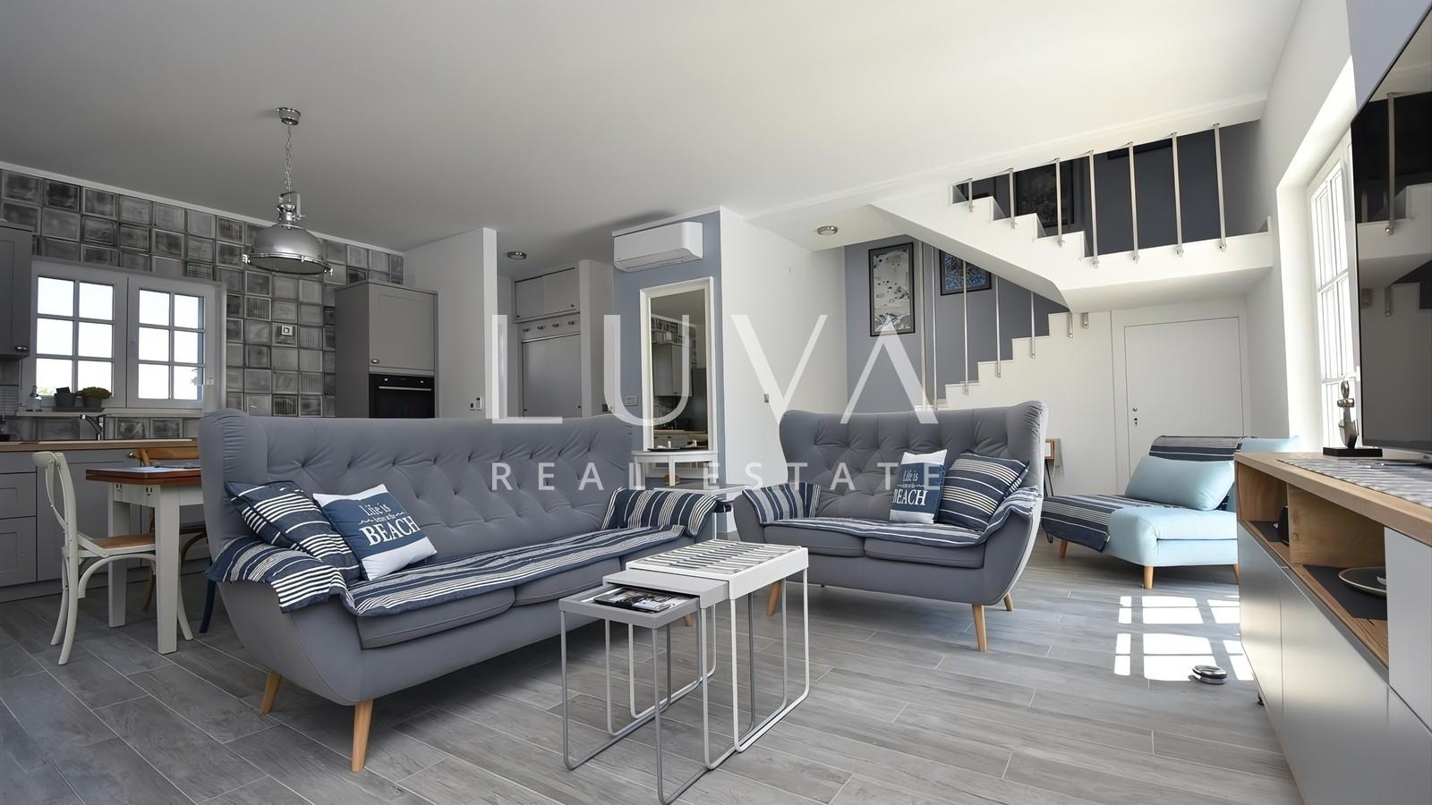 Murter, Betina, luksuzna kuća 148m2 s bazenom na prodaju