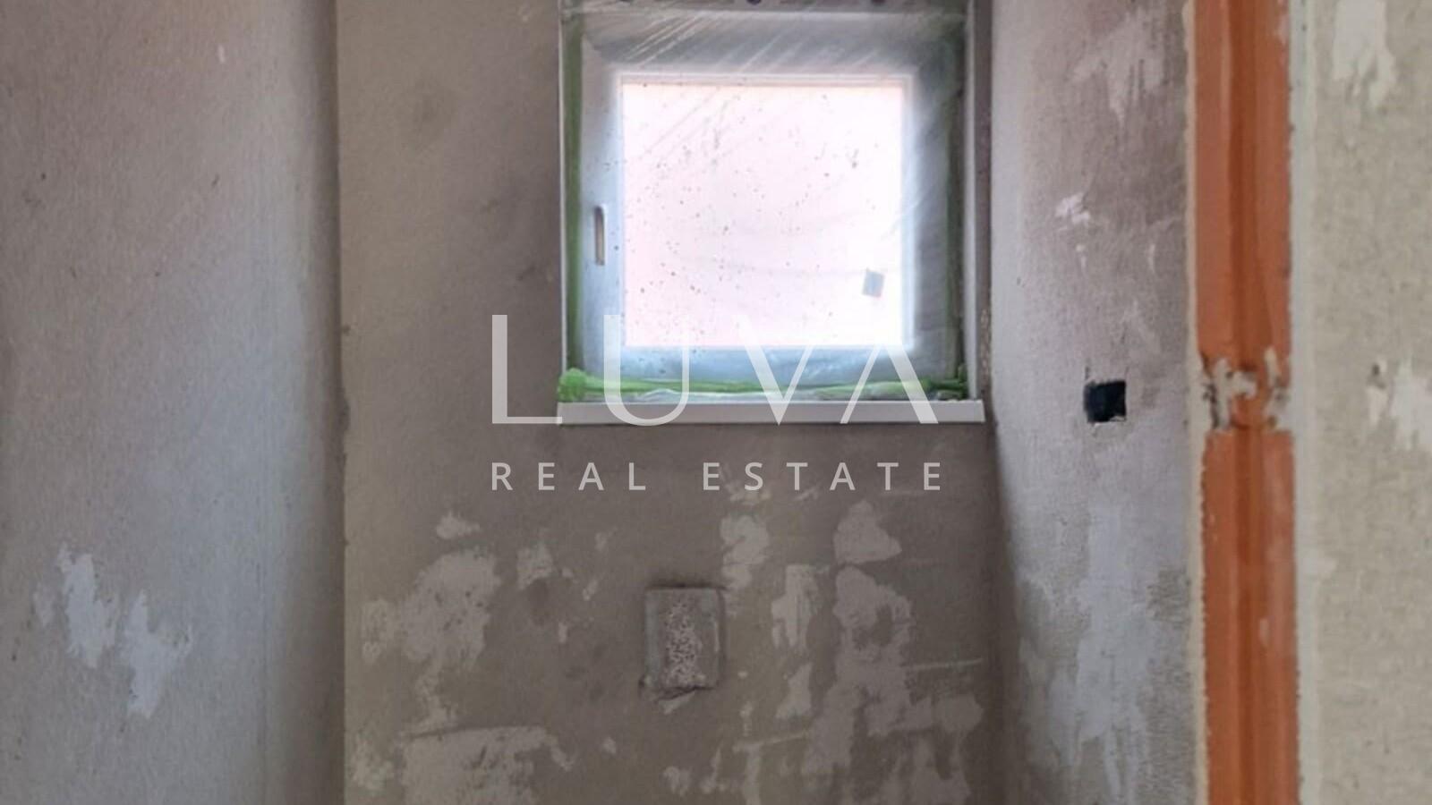 Istria, Kaštelir, modern ground floor house of 92 m² with swimming pool for sale