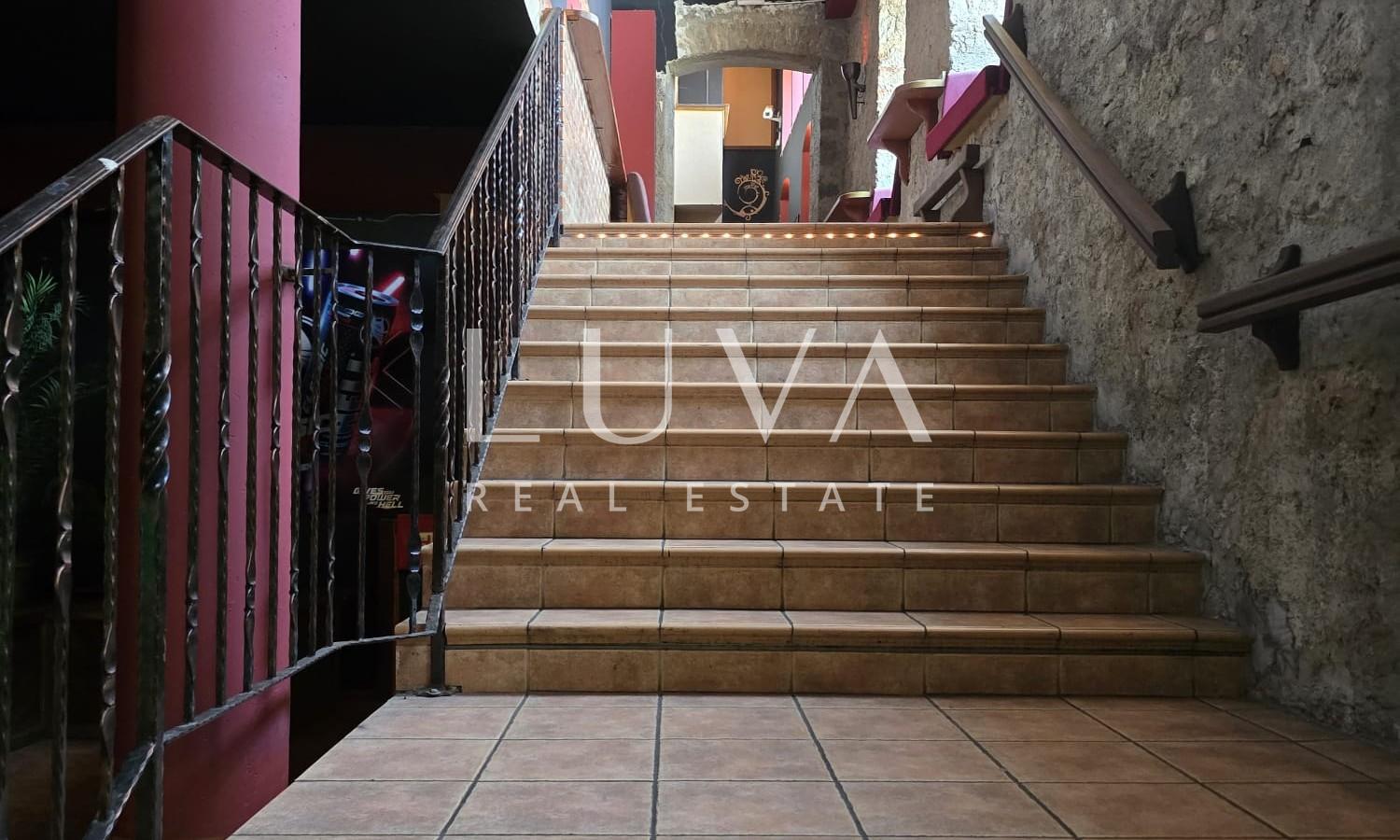 Senj, center, commercial space/night club, 1007 m² for sale