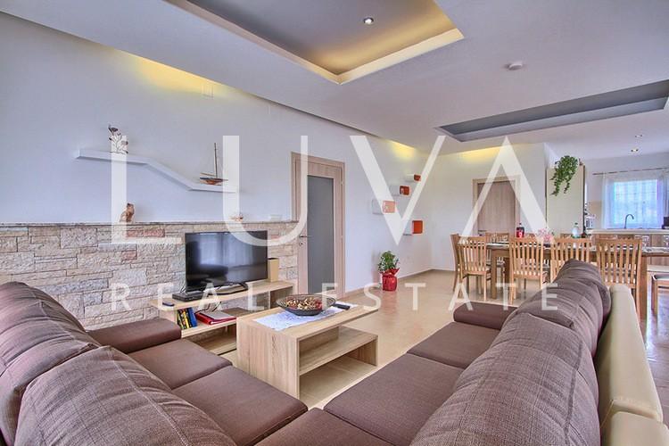 Istra, Štokovci, kuća s bazenom i minigolf igralištem, 290 m2