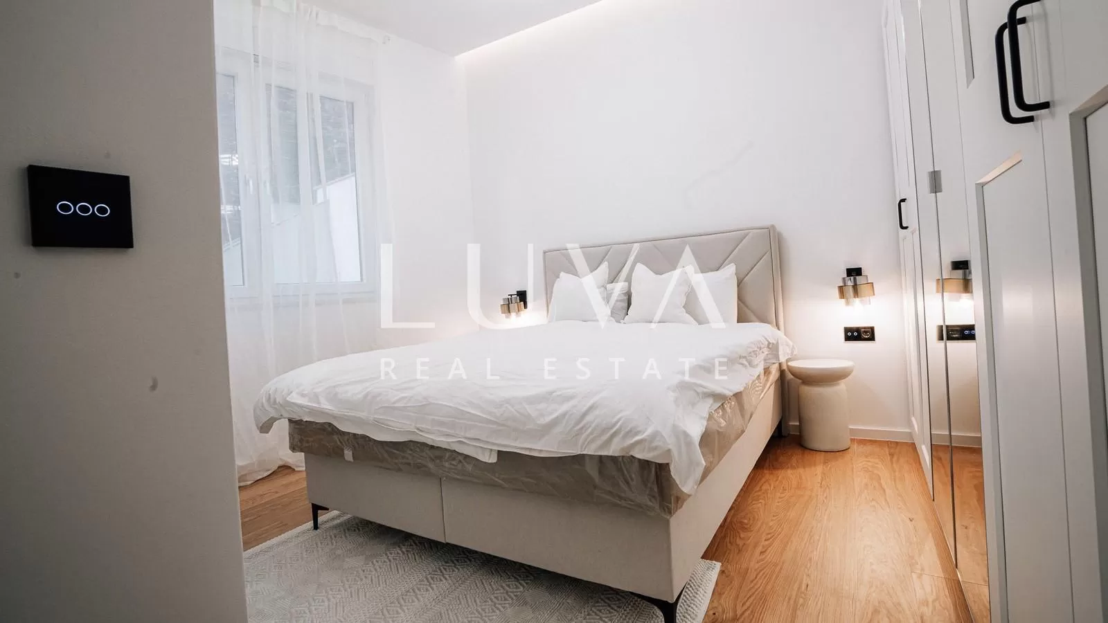 Remete, Luxuriöse 4-Zimmer-Wohnung, 140m2 + 2 Stellplätze zu vermieten