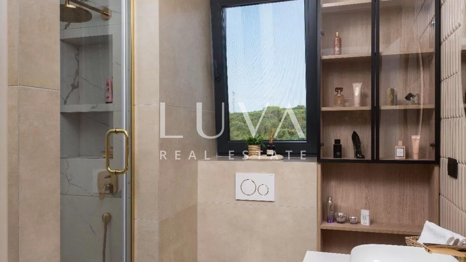 Zadar, Petrčane, luxury penthouse with roof terrace, 161.6 m²