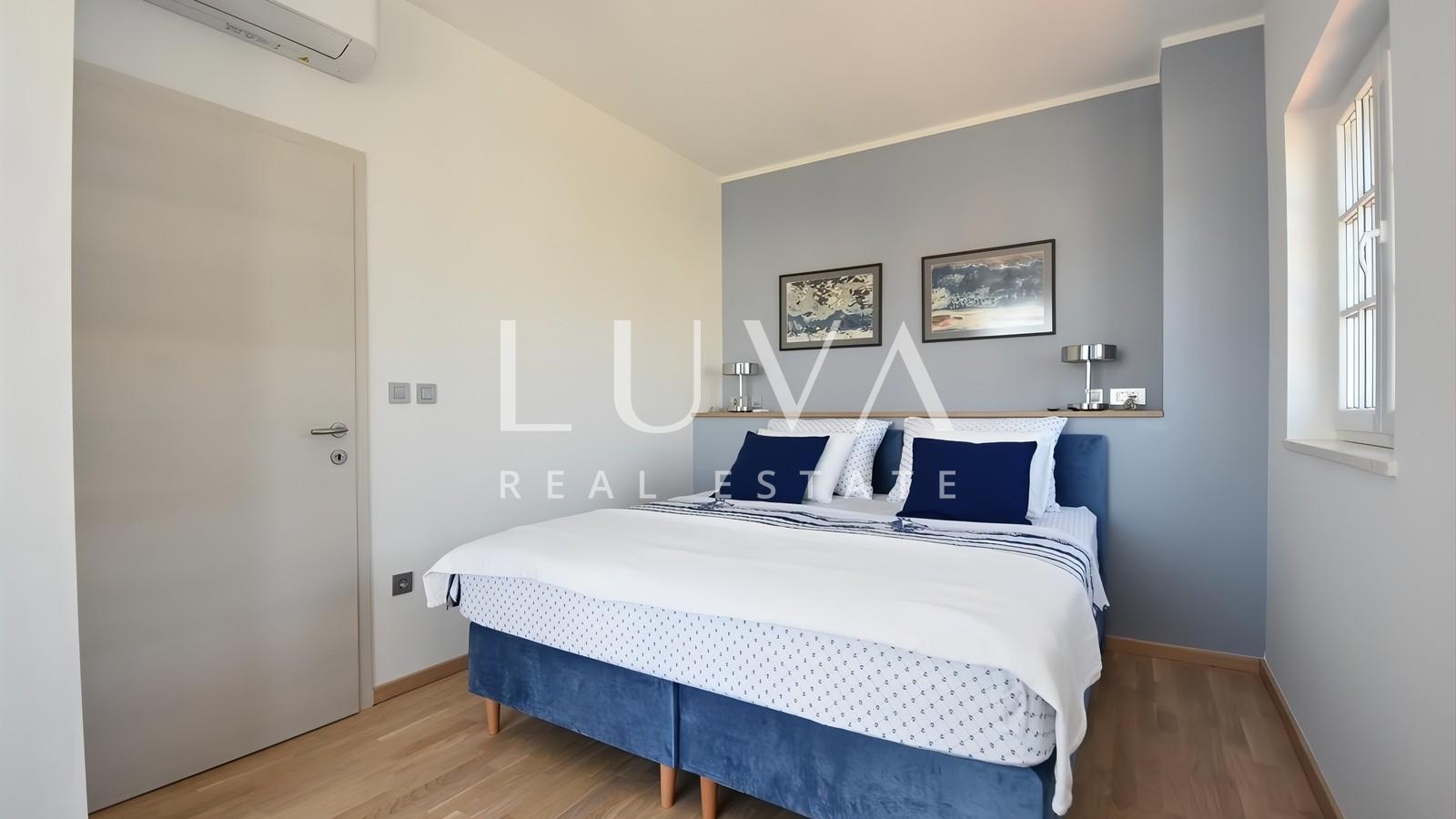 Murter, Betina, luksuzna kuća 148m2 s bazenom na prodaju