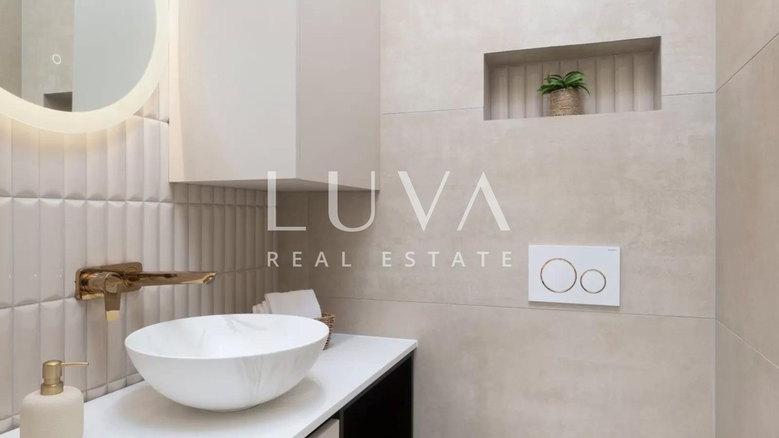 Zadar, Petrčane, luxury penthouse with roof terrace, 161.6 m²