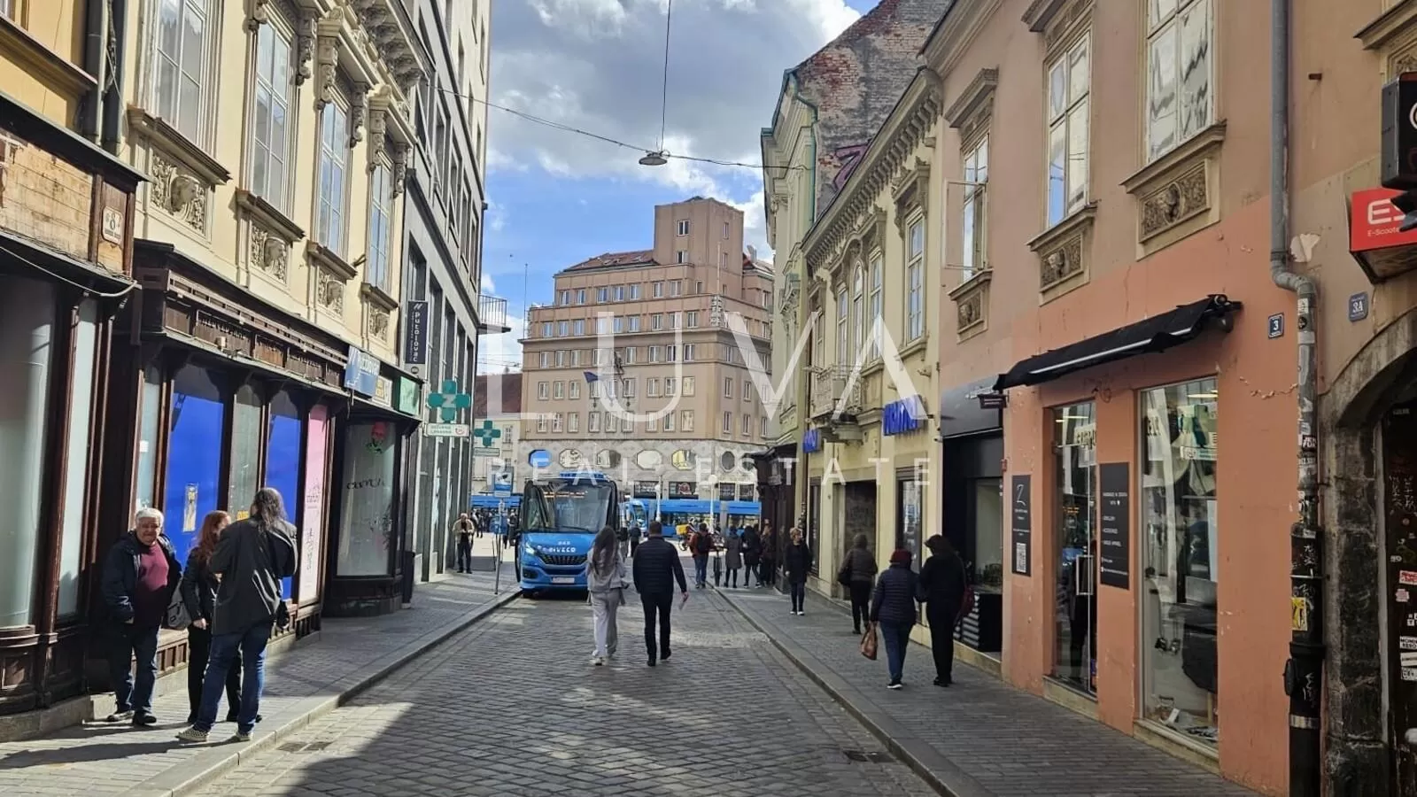 Zagreb, Centar, Radićeva, stan 100m2 za adaptaciju