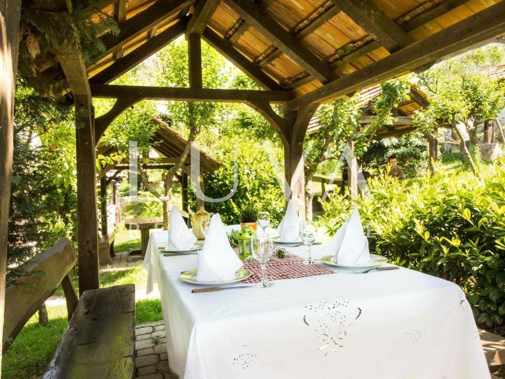 Tuhelj, Klanjec, mini hotel with restaurant and wellness, 1000 m²