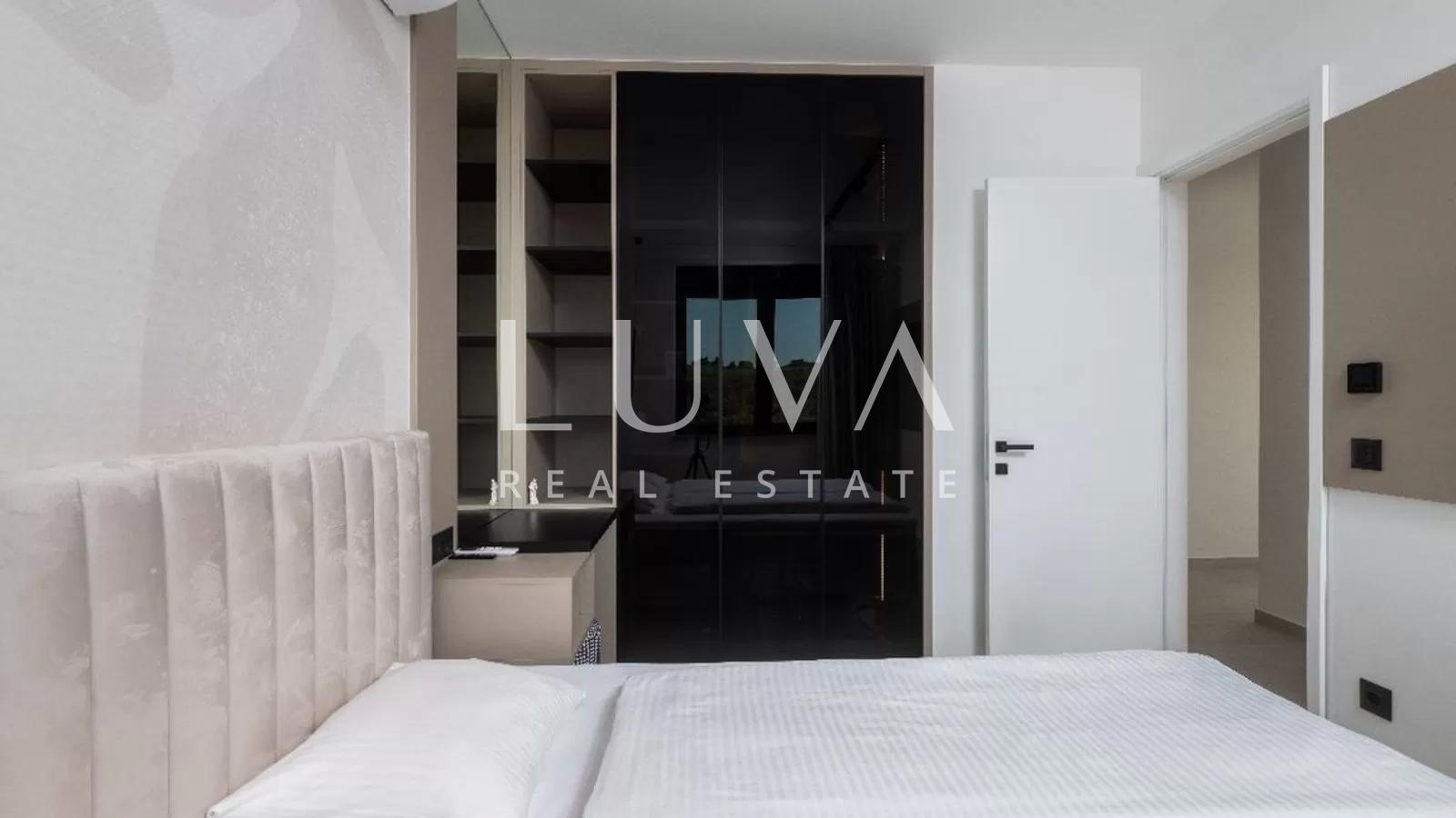 Zadar, Petrčane, luxury penthouse with roof terrace, 161.6 m²