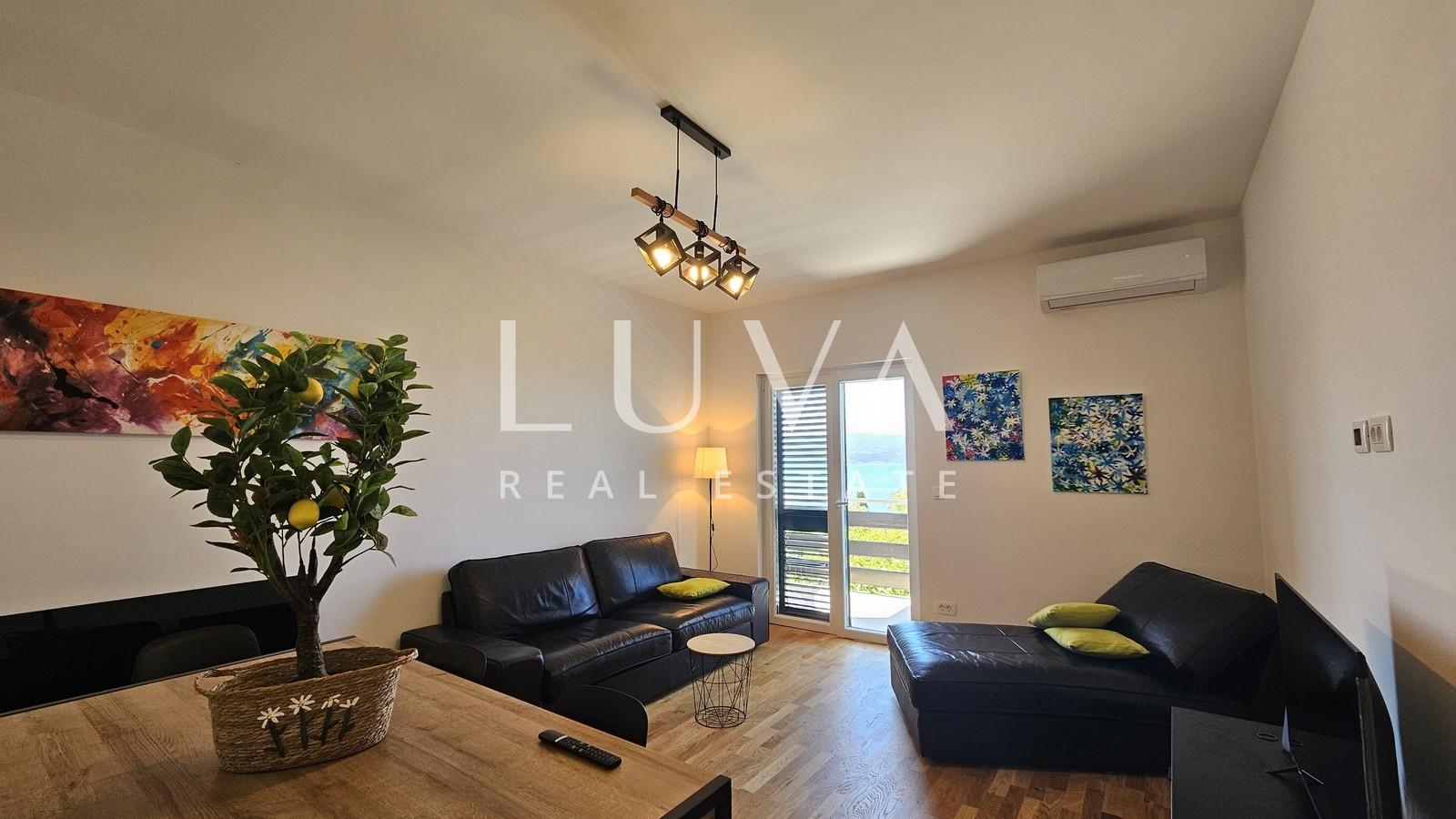 Omiš, Nemira, 3 seaside apartments + parking for sale