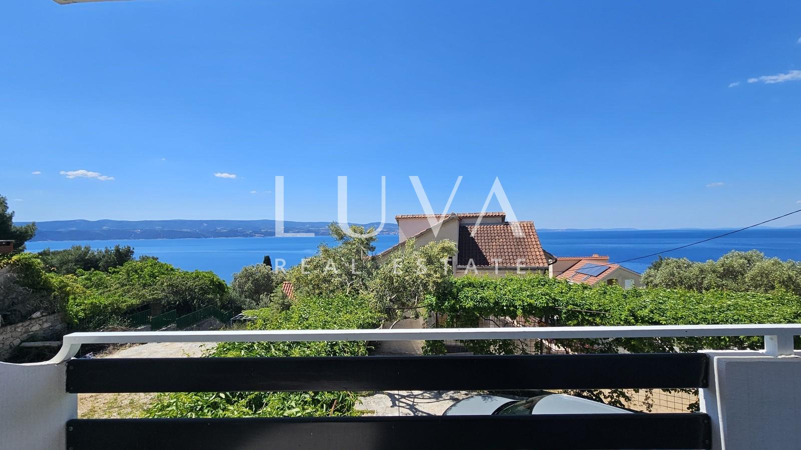 Omiš, Nemira, 3 seaside apartments + parking for sale