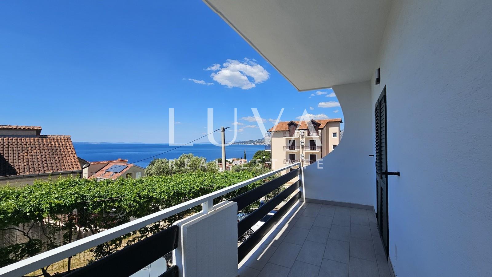 Omiš, Nemira, 3 seaside apartments + parking for sale