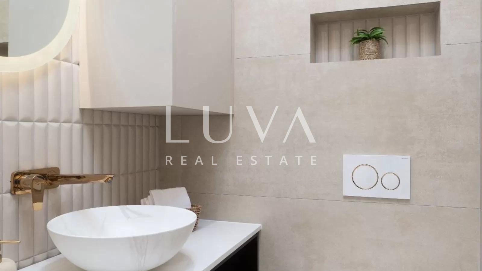 Zadar, Petrčane, luxury penthouse with roof terrace, 161.6 m²