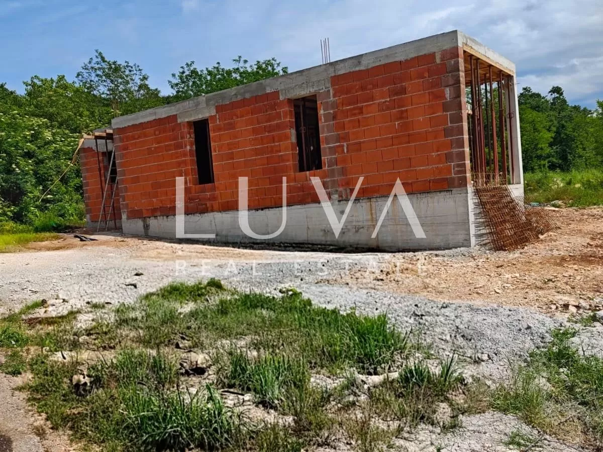 Istria, Tinjan, modern villa with pool under construction, 235 m2