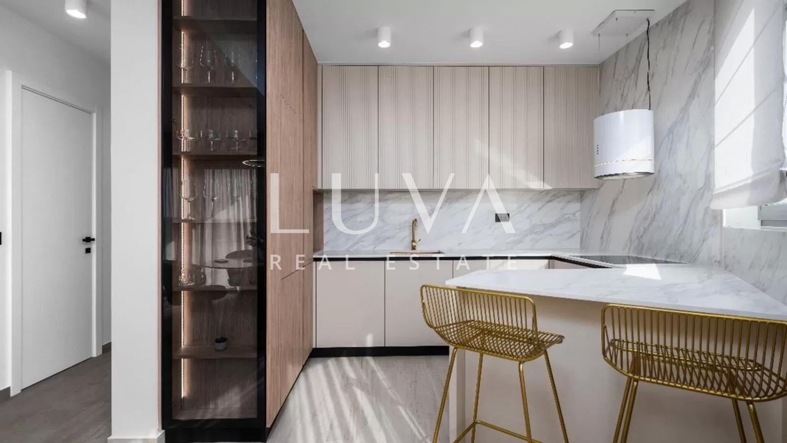Zadar, Petrčane, luxury penthouse with roof terrace, 161.6 m²