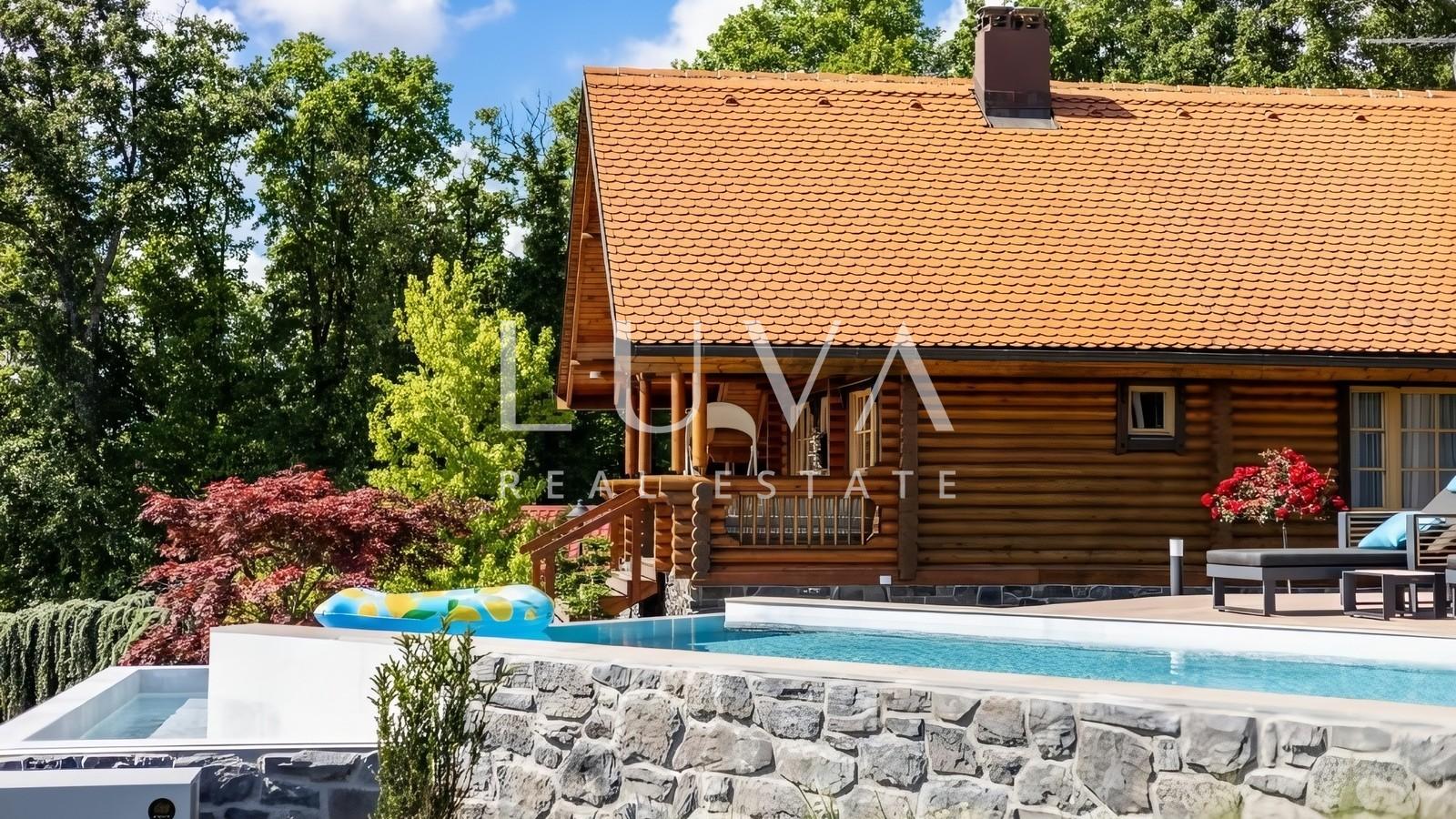 Sveti Ivan Zelina, unique house with a pool and a view for sale