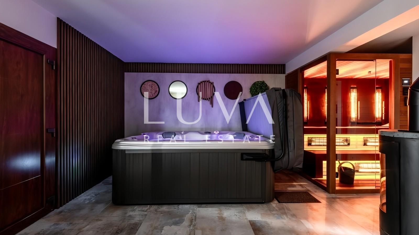 Sveti Ivan Zelina, unique house with a pool and a view for sale