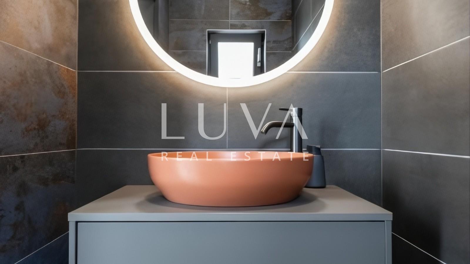 Sveti Ivan Zelina, unique house with a pool and a view for sale