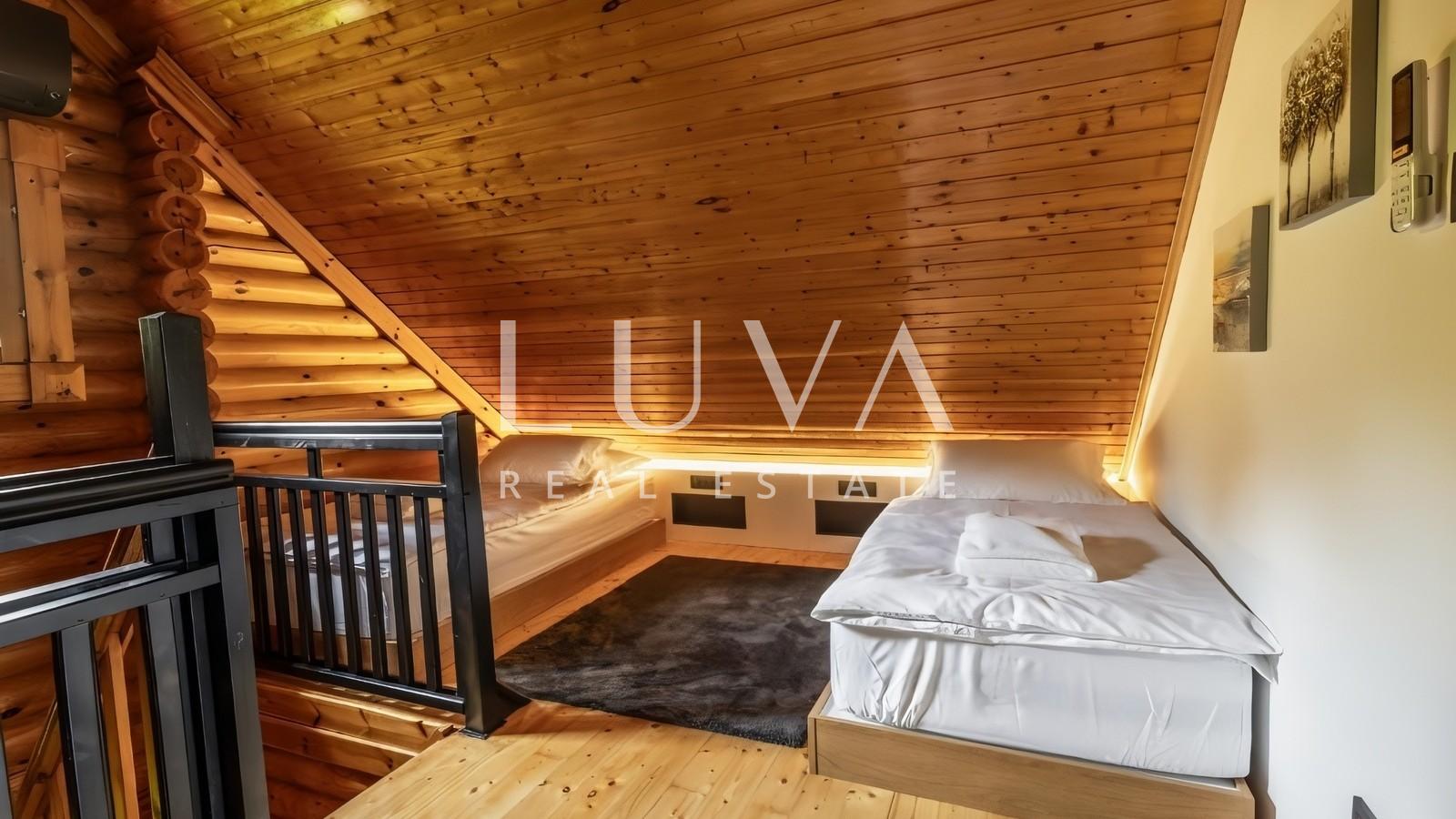 Sveti Ivan Zelina, unique house with a pool and a view for sale