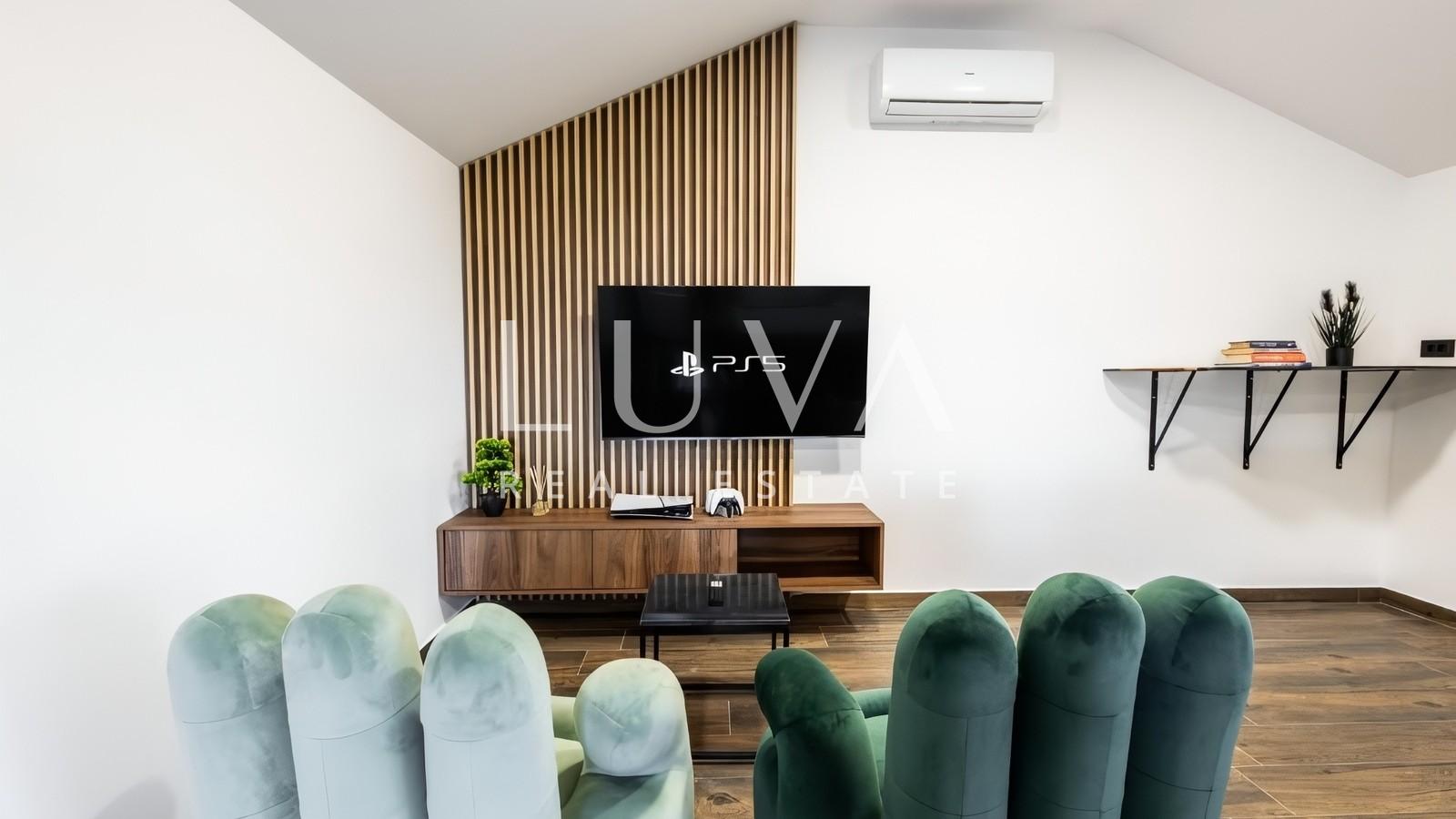 Sveti Ivan Zelina, unique house with a pool and a view for sale