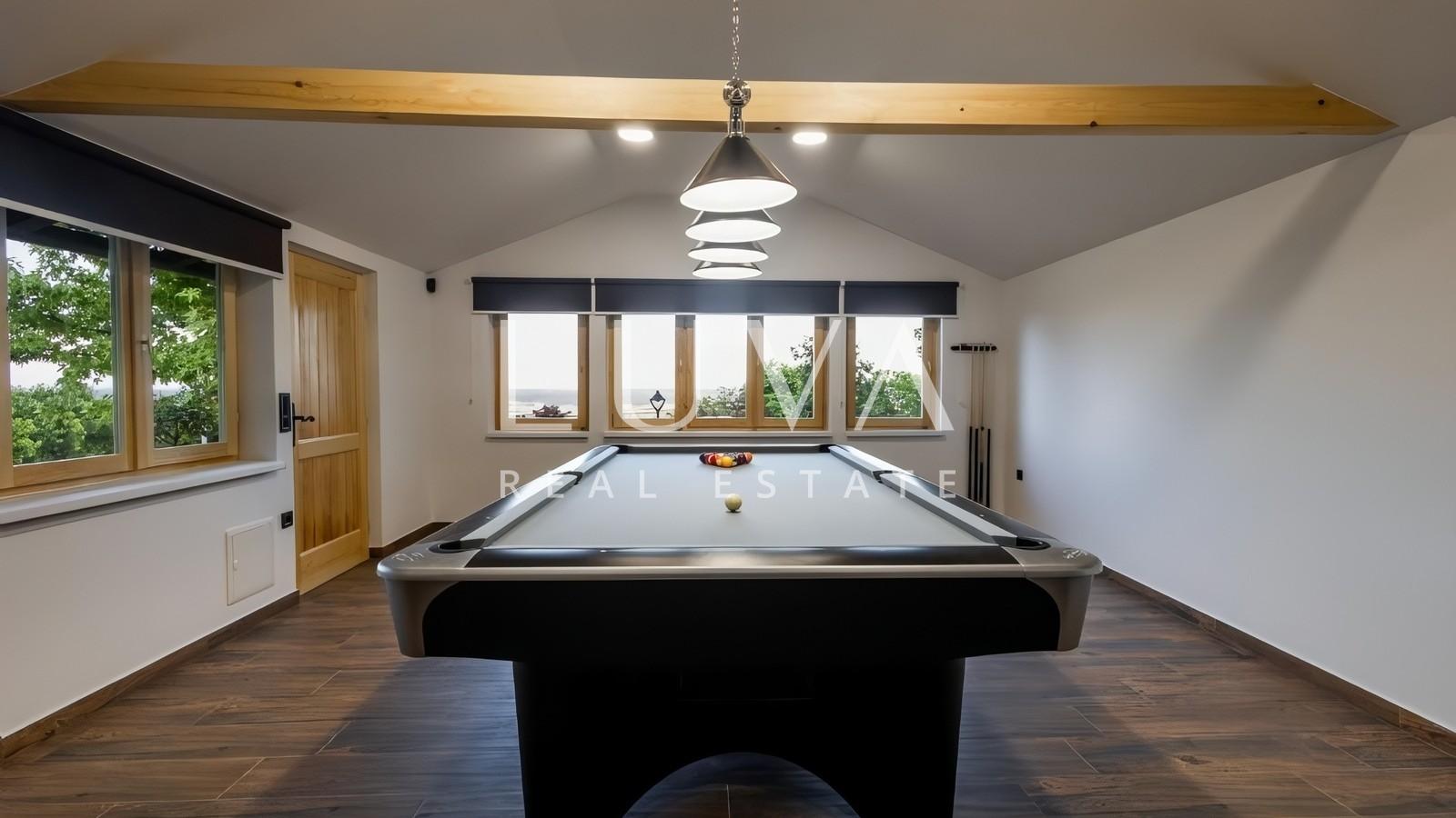 Sveti Ivan Zelina, unique house with a pool and a view for sale