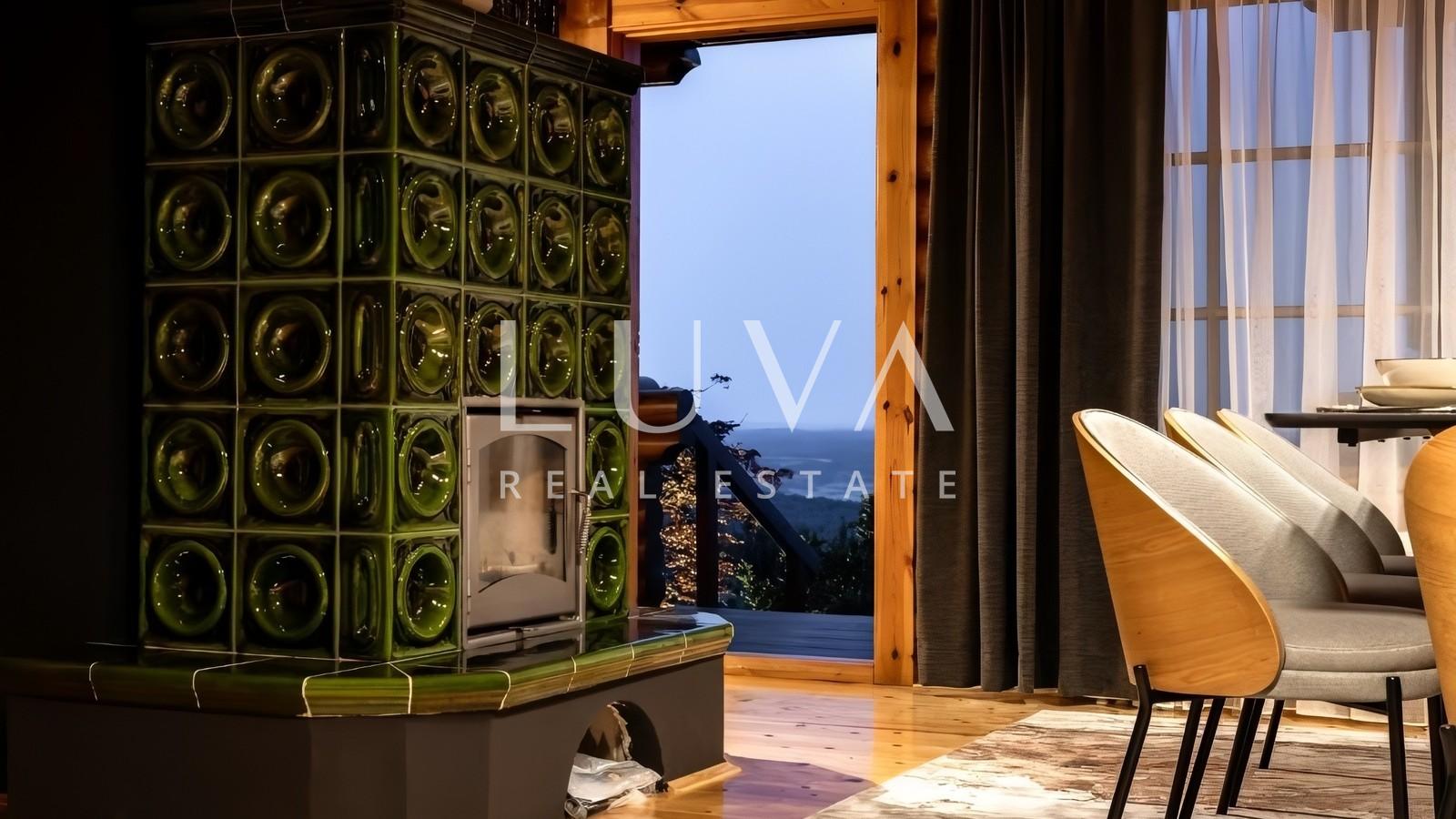 Sveti Ivan Zelina, unique house with a pool and a view for sale