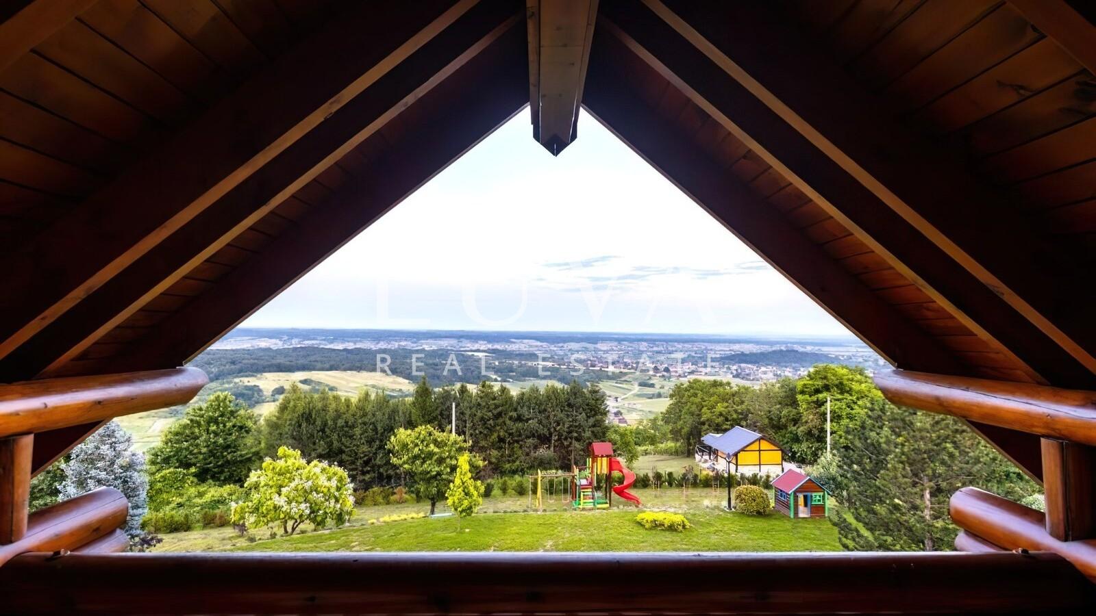 Sveti Ivan Zelina, unique house with a pool and a view for sale