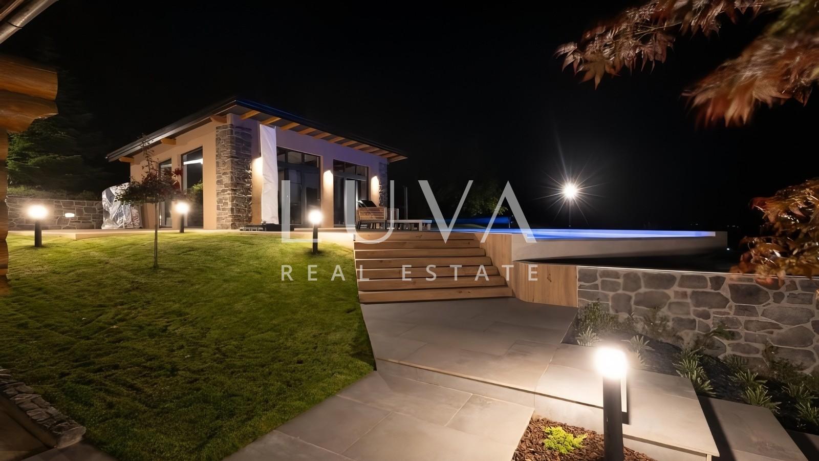 Sveti Ivan Zelina, unique house with a pool and a view for sale