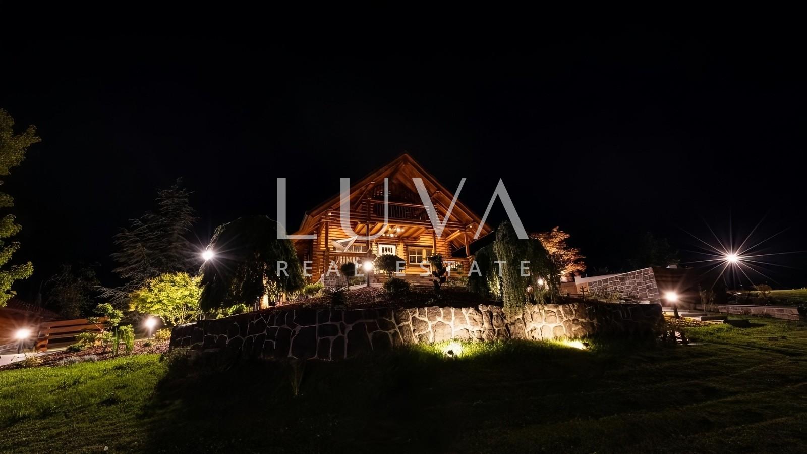 Sveti Ivan Zelina, unique house with a pool and a view for sale