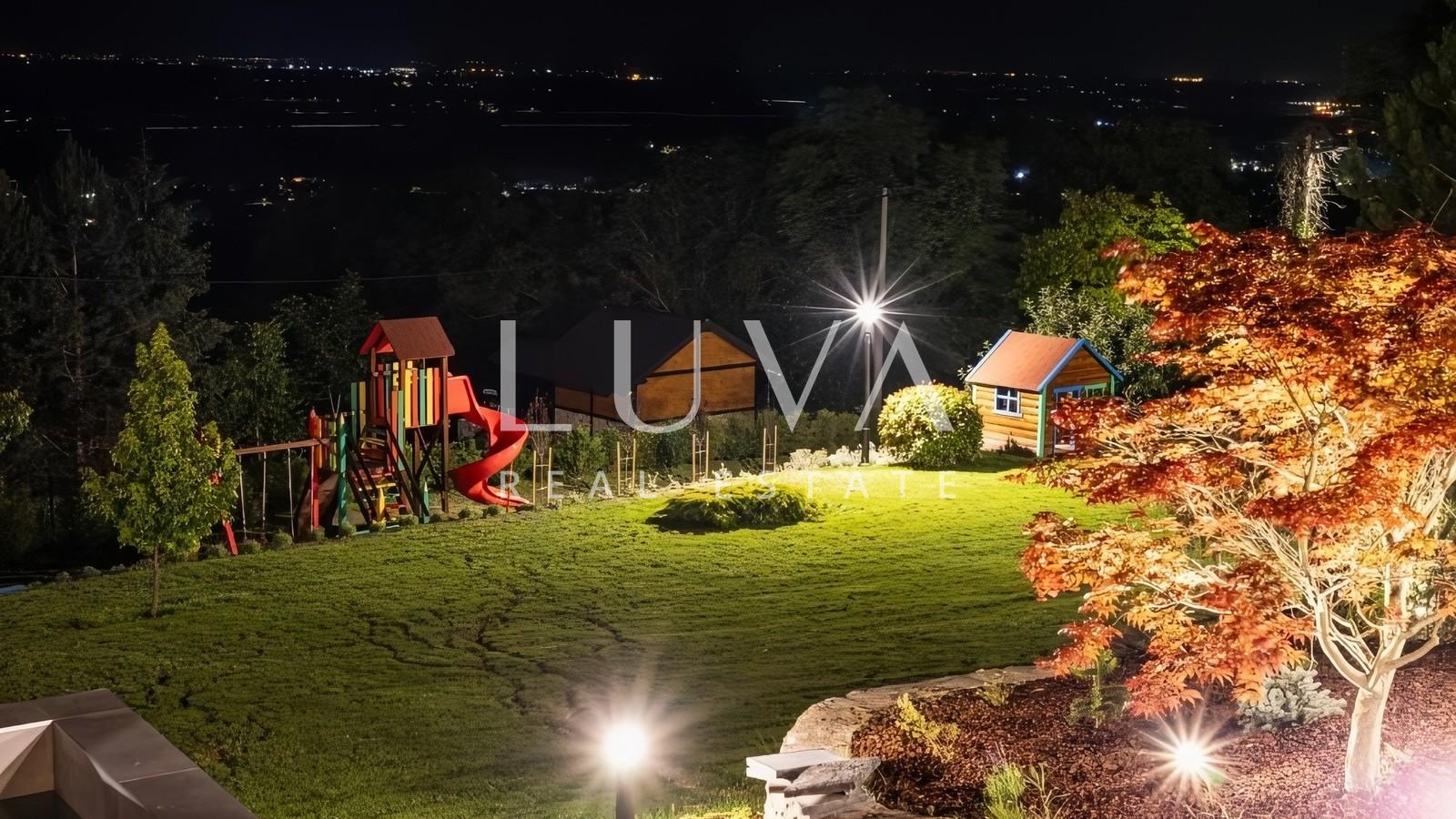 Sveti Ivan Zelina, unique house with a pool and a view for sale