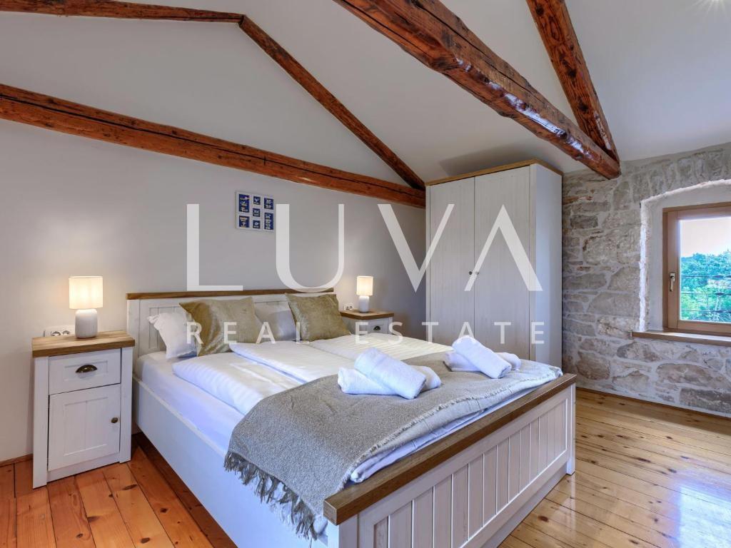 Istria, Poreč, renovated stone house with jacuzzi, 105 m²