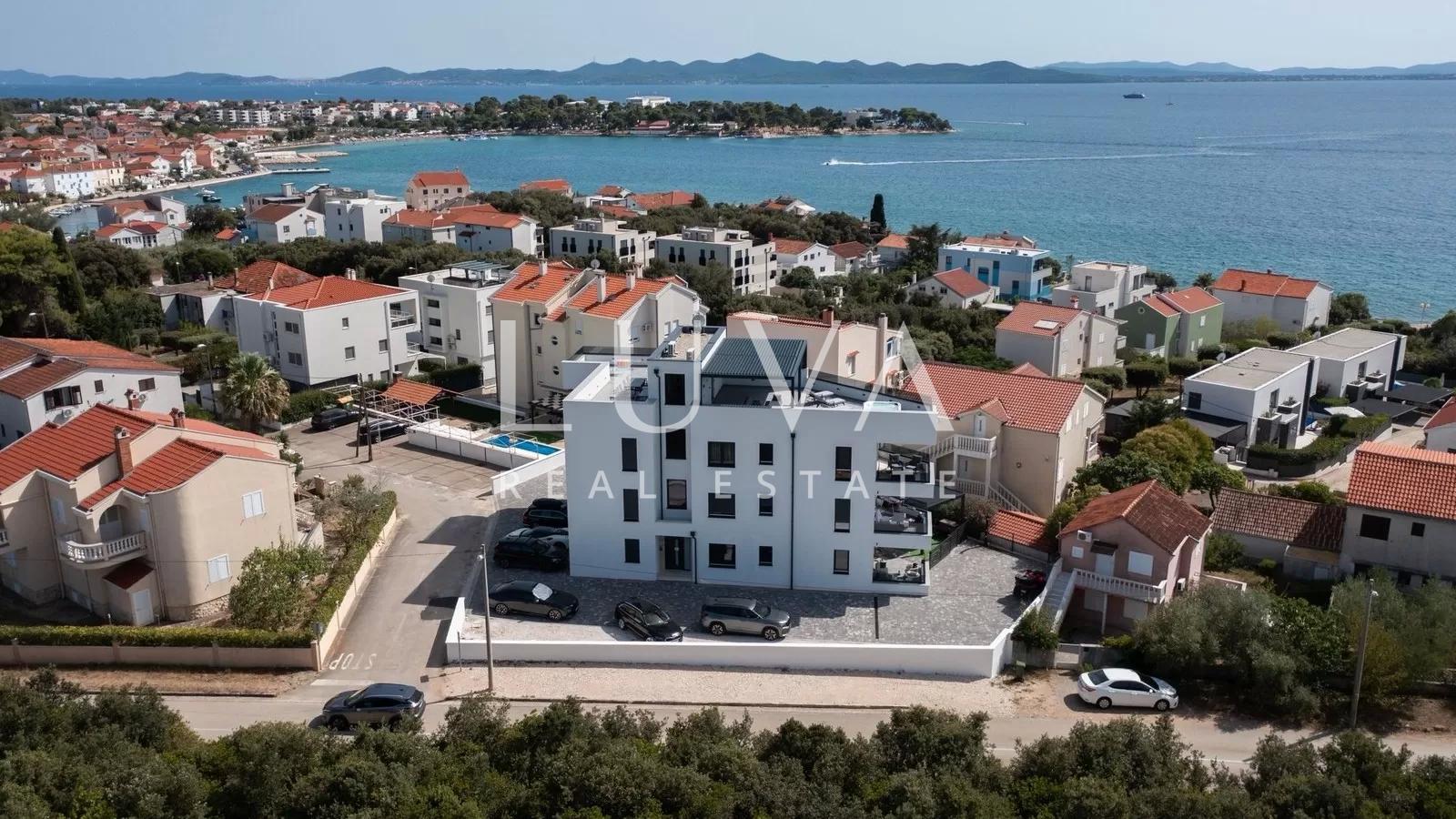 Zadar, Petrčane, luxury penthouse with roof terrace, 161.6 m²