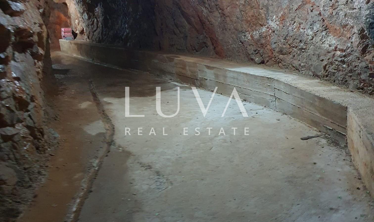 Senj, center, commercial space/night club, 1007 m² for sale