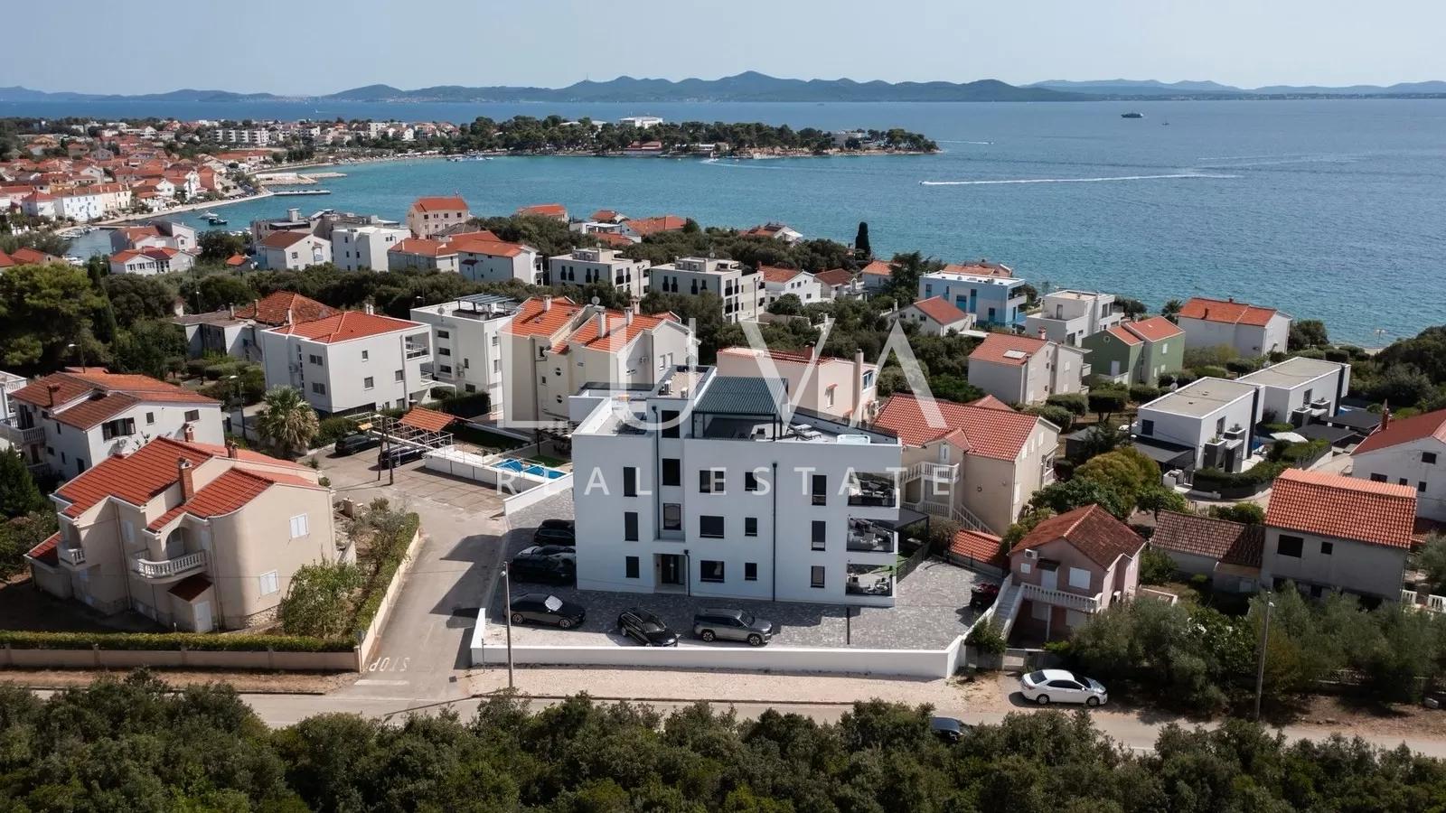 Zadar, Petrčane, luxury penthouse with roof terrace, 161.6 m²