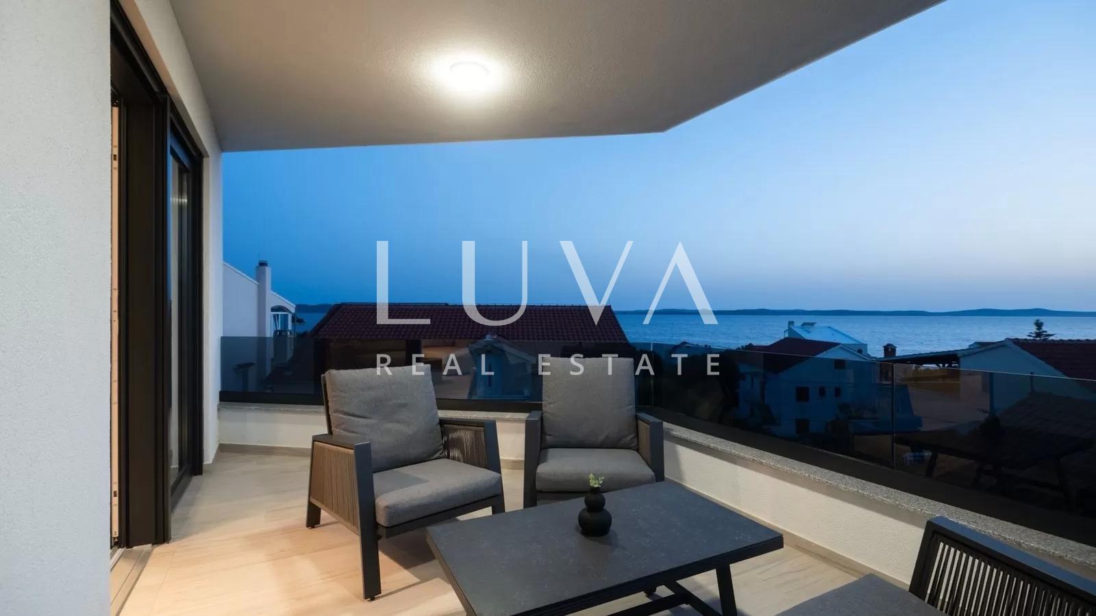 Zadar, Petrčane, luxury penthouse with roof terrace, 161.6 m²