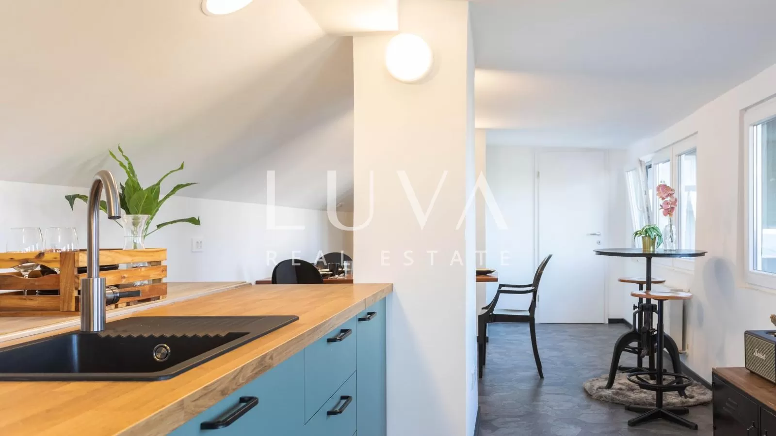 Zagreb – Kvaternik-Platz, Modernes Apartment, 200 m2 zur Miete