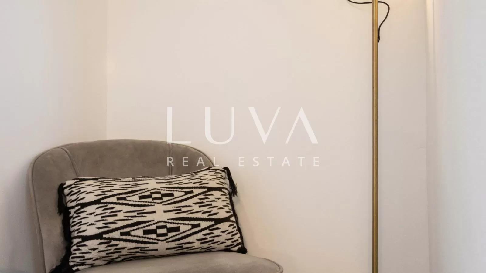 Zagreb – Kvaternik-Platz, Modernes Apartment, 200 m2 zur Miete
