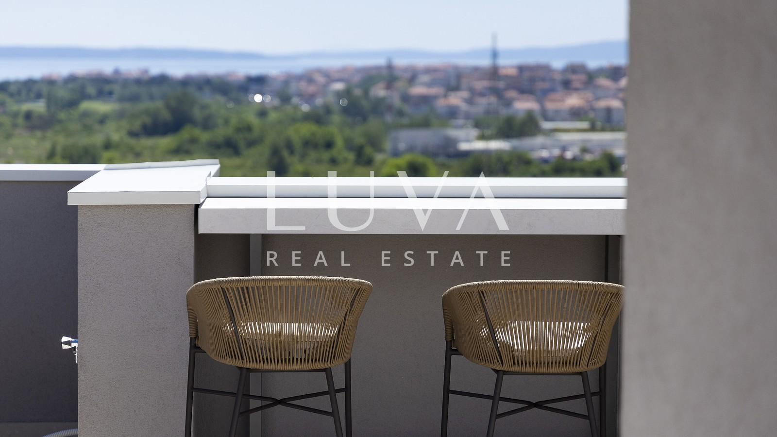 Split, luksuzna vila s pogledom na more, 220 m2 za dugoročni najam