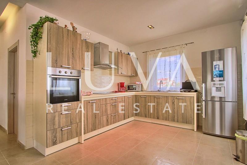 Istra, Štokovci, kuća s bazenom i minigolf igralištem, 290 m2