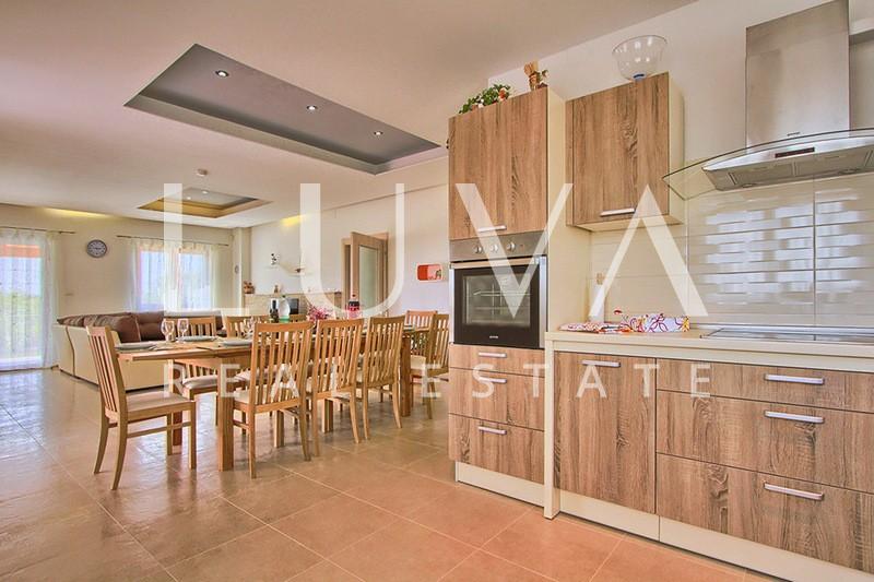 Istra, Štokovci, kuća s bazenom i minigolf igralištem, 290 m2