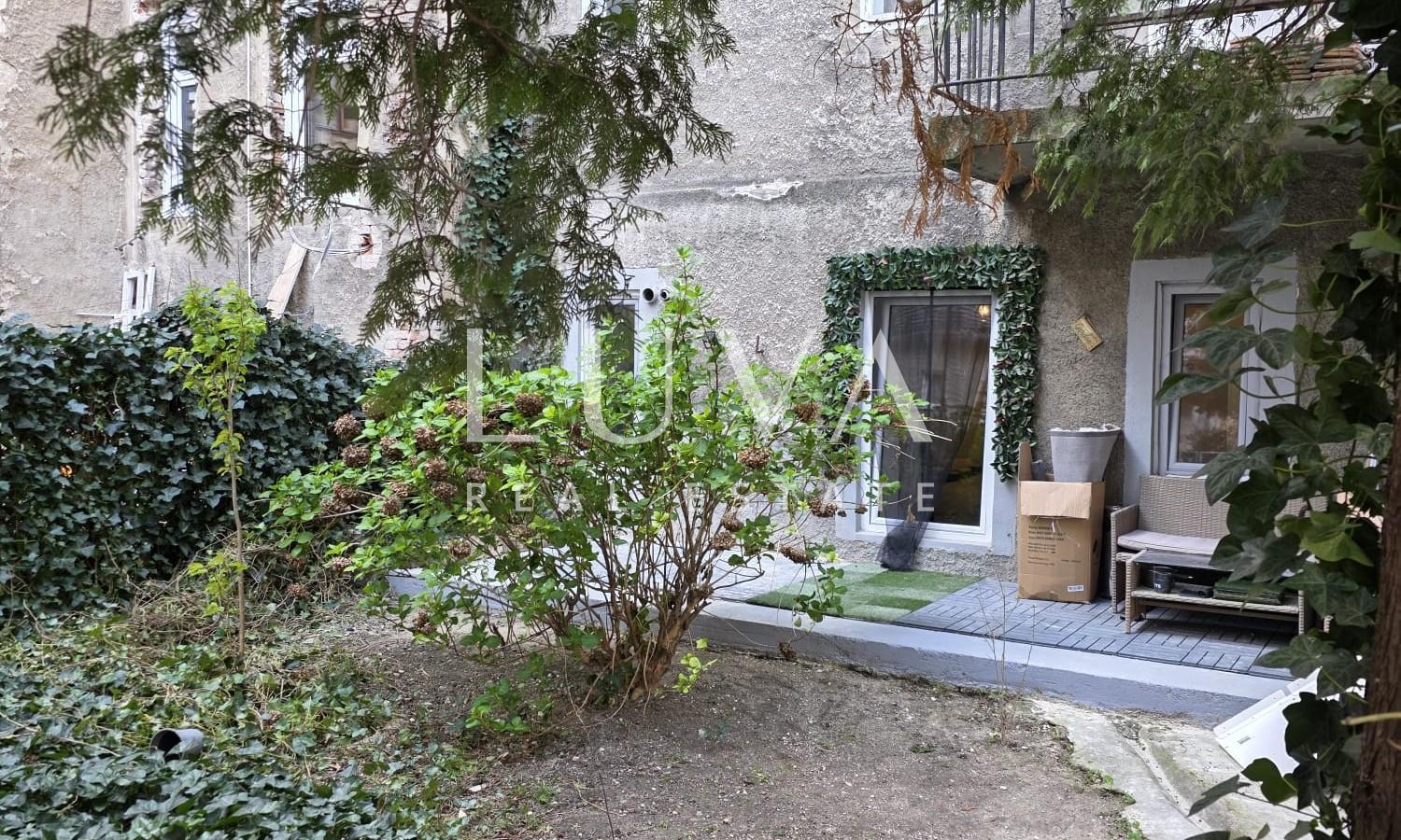 Zagreb, city centre, apartment with courtyard access, 300 m from Zrinjevac