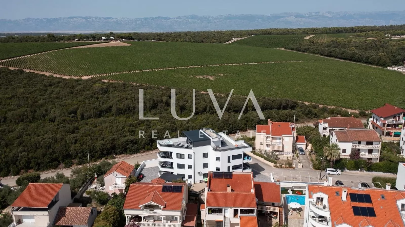 Zadar, Petrčane, luxury penthouse with roof terrace, 161.6 m²