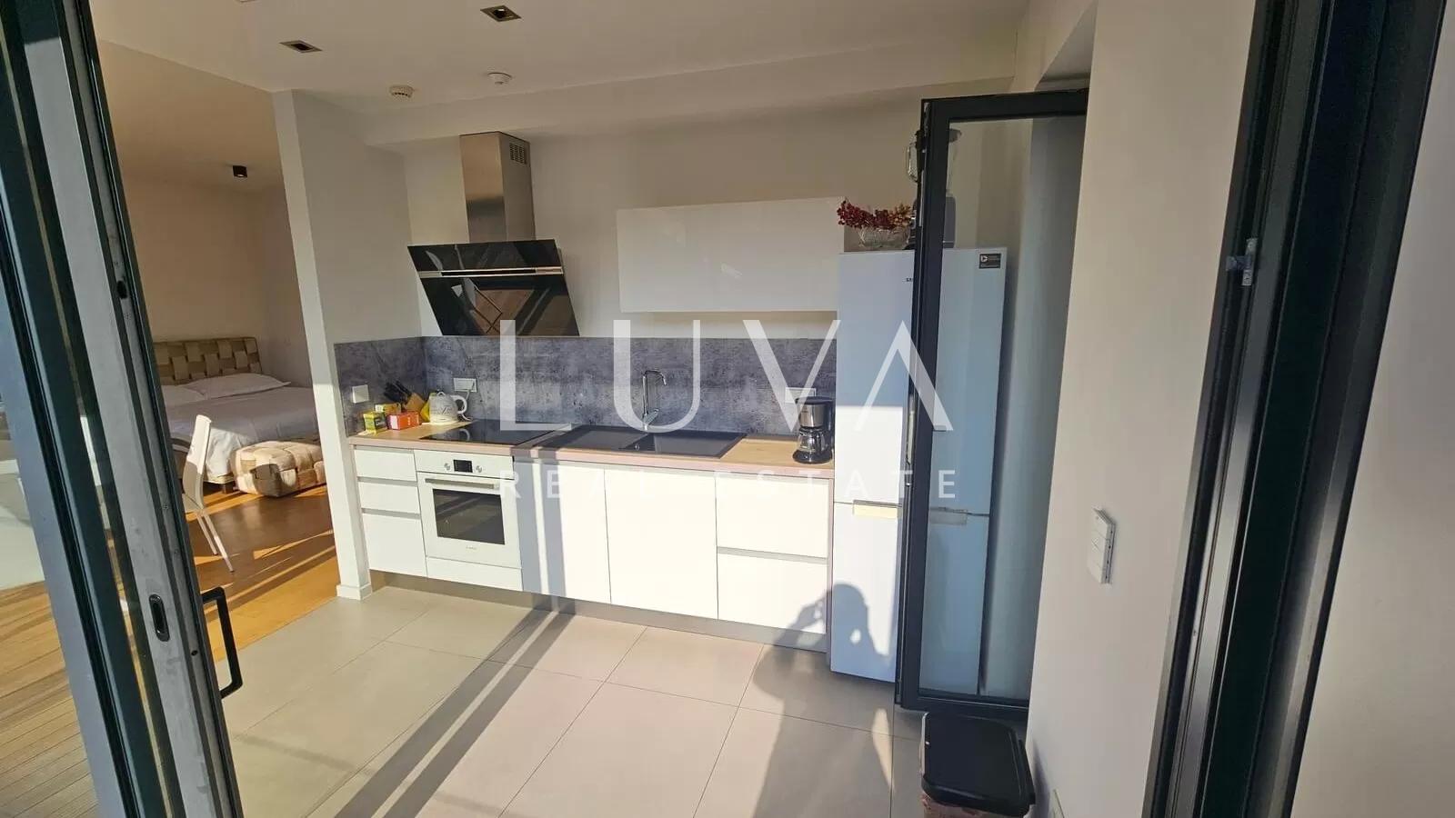 Ban Zentrum, Studio-Apartment mit Terrasse und Garage zum Verkauf