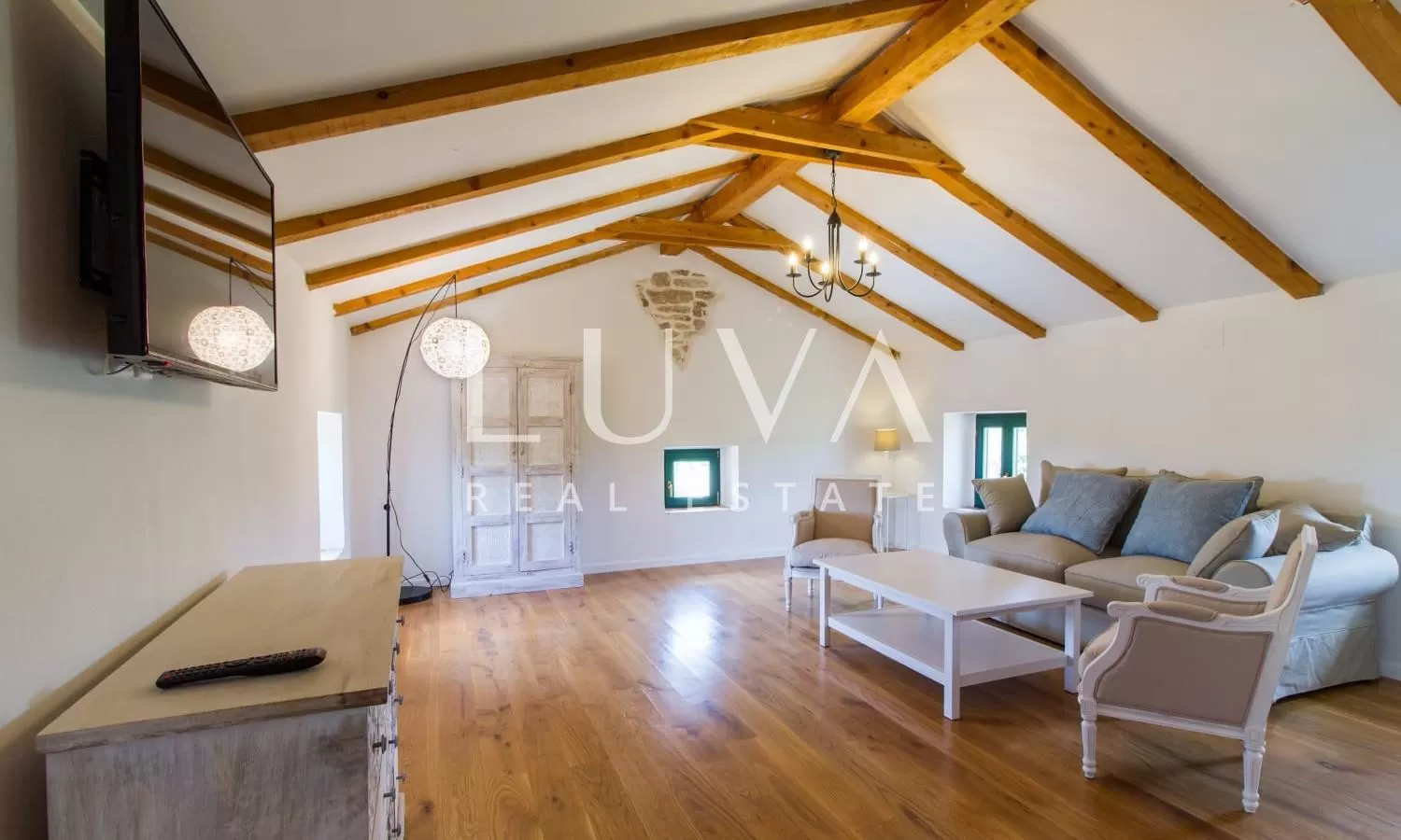 Barban, Istria, luxurious stone villa with pool for sale