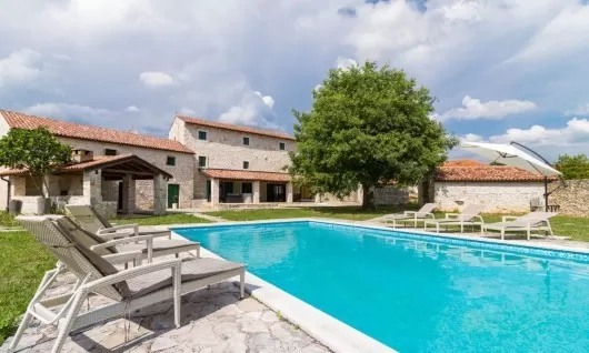 Barban, Istria, luxurious stone villa with pool for sale