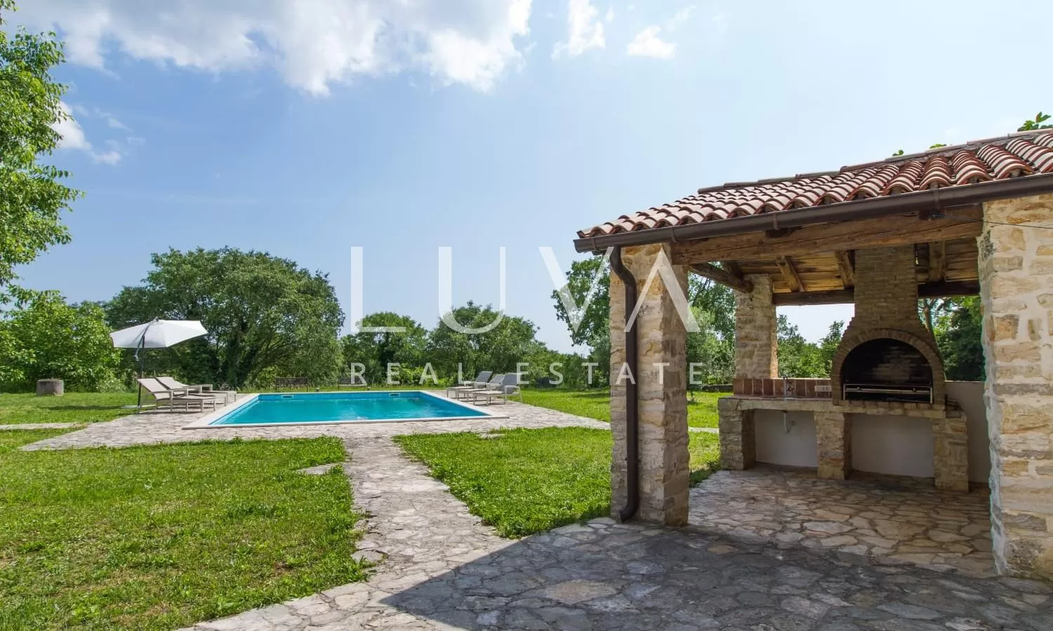 Barban, Istria, luxurious stone villa with pool for sale
