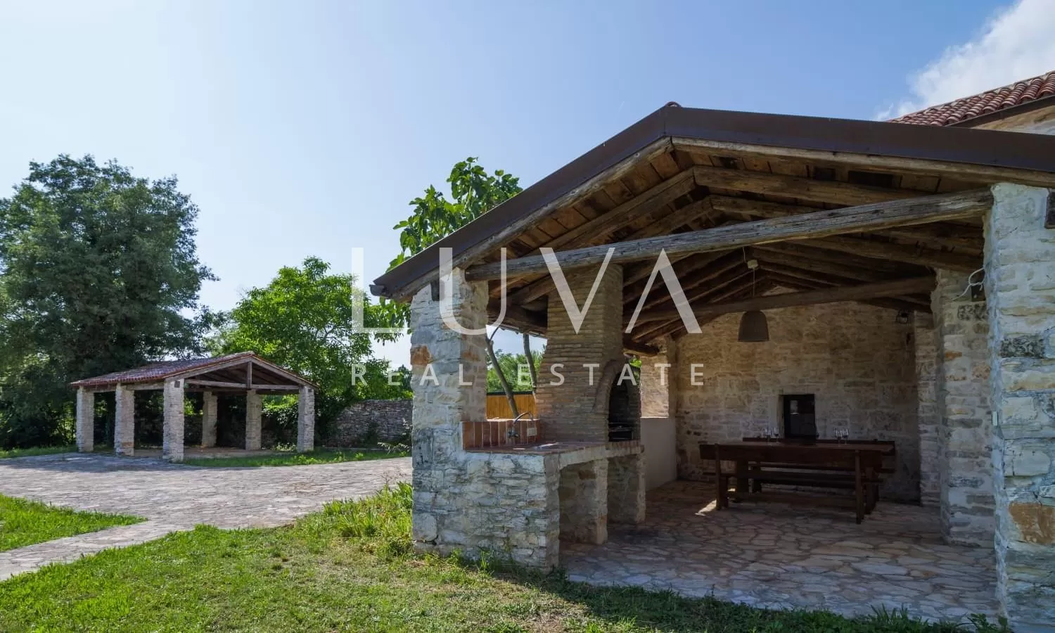 Barban, Istria, luxurious stone villa with pool for sale