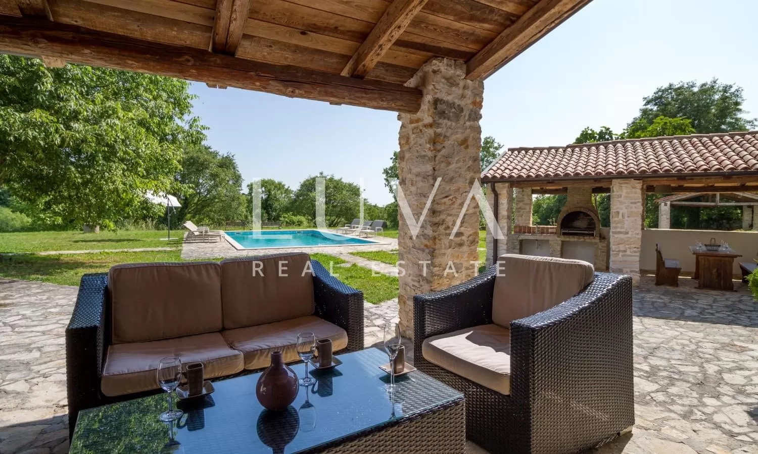 Barban, Istria, luxurious stone villa with pool for sale