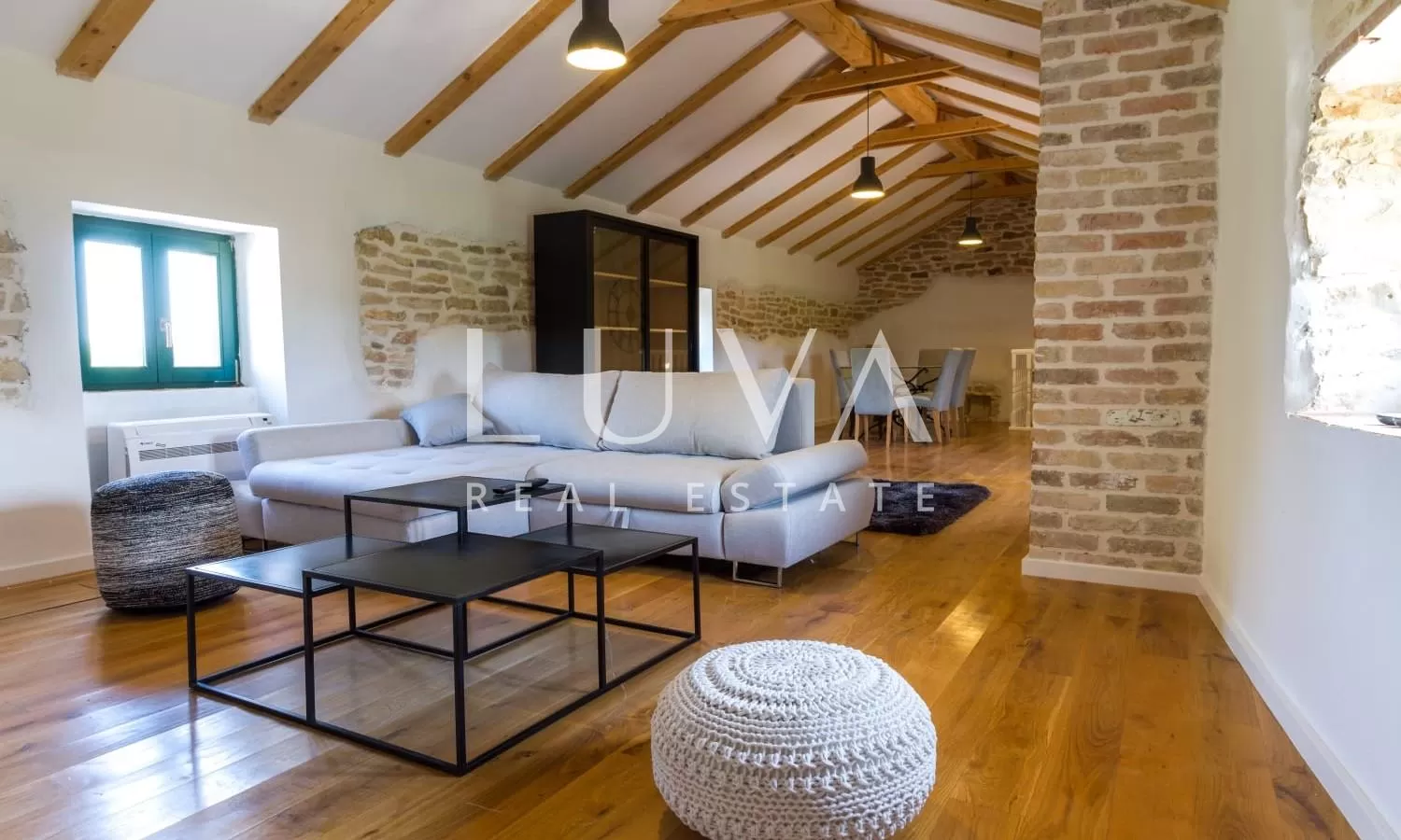 Barban, Istria, luxurious stone villa with pool for sale