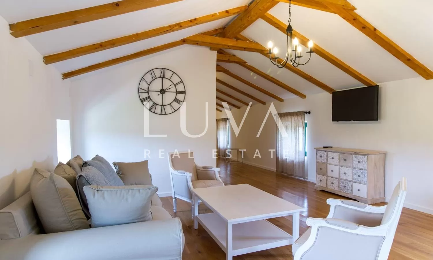 Barban, Istria, luxurious stone villa with pool for sale